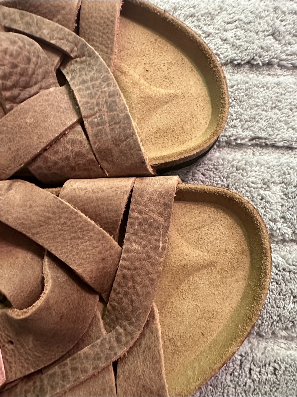 NEW- Men’s Birkenstock Brown Leather Crisscross Slide Sandals - Picture 7 of 7